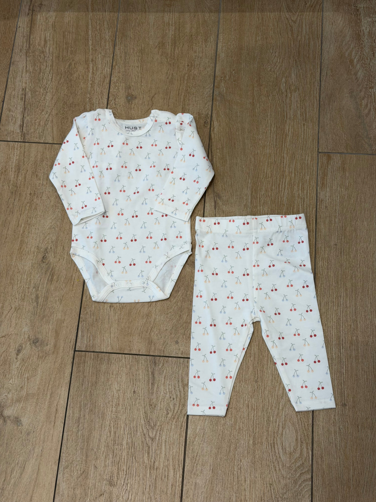 Completino Body&Pant Ciliege
