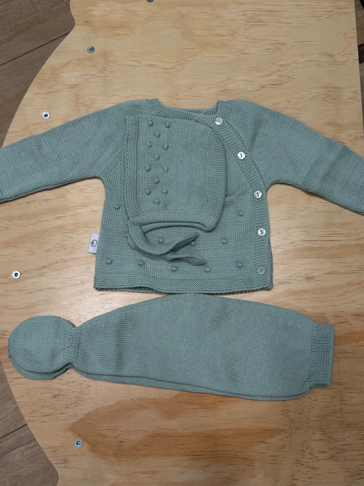 Tre pezzi con cuffietta verde