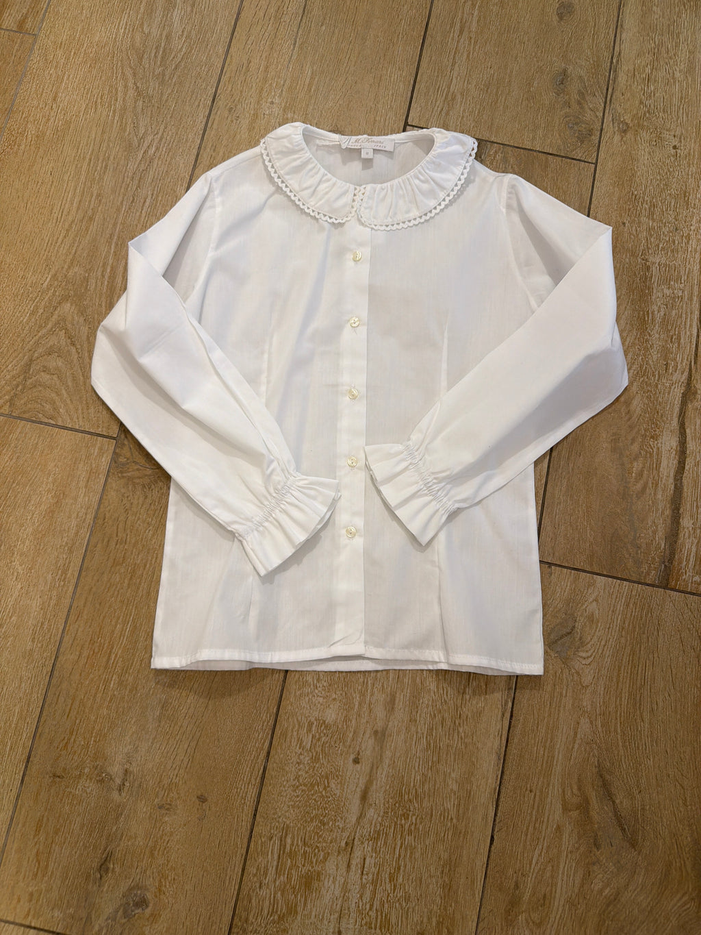 Camicia bianca con colletto ricamato