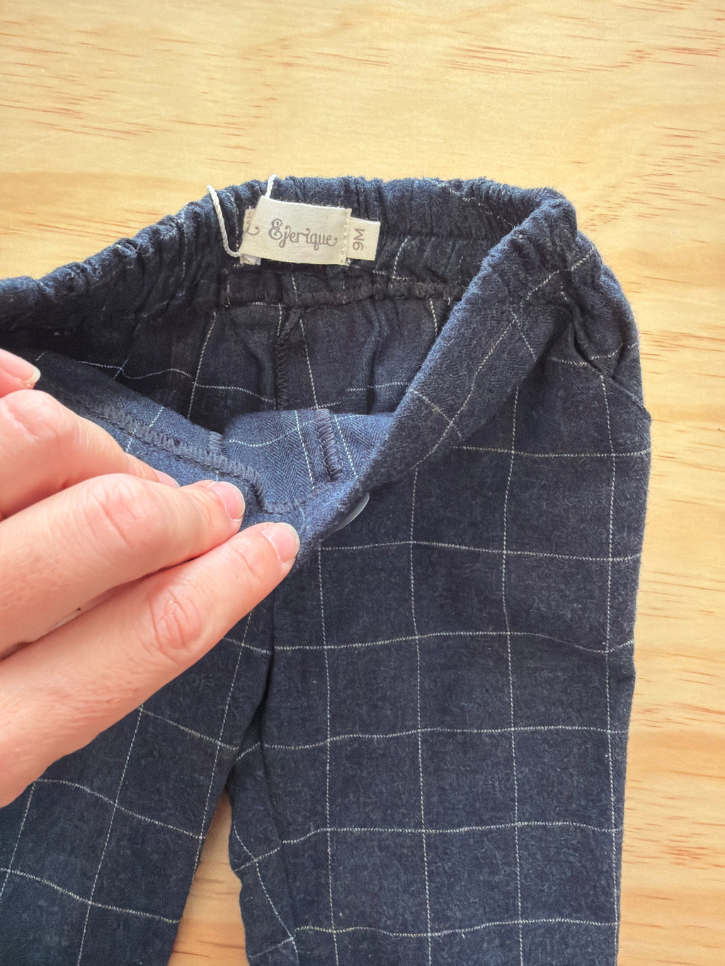 Pantalone grigio scuro, panna