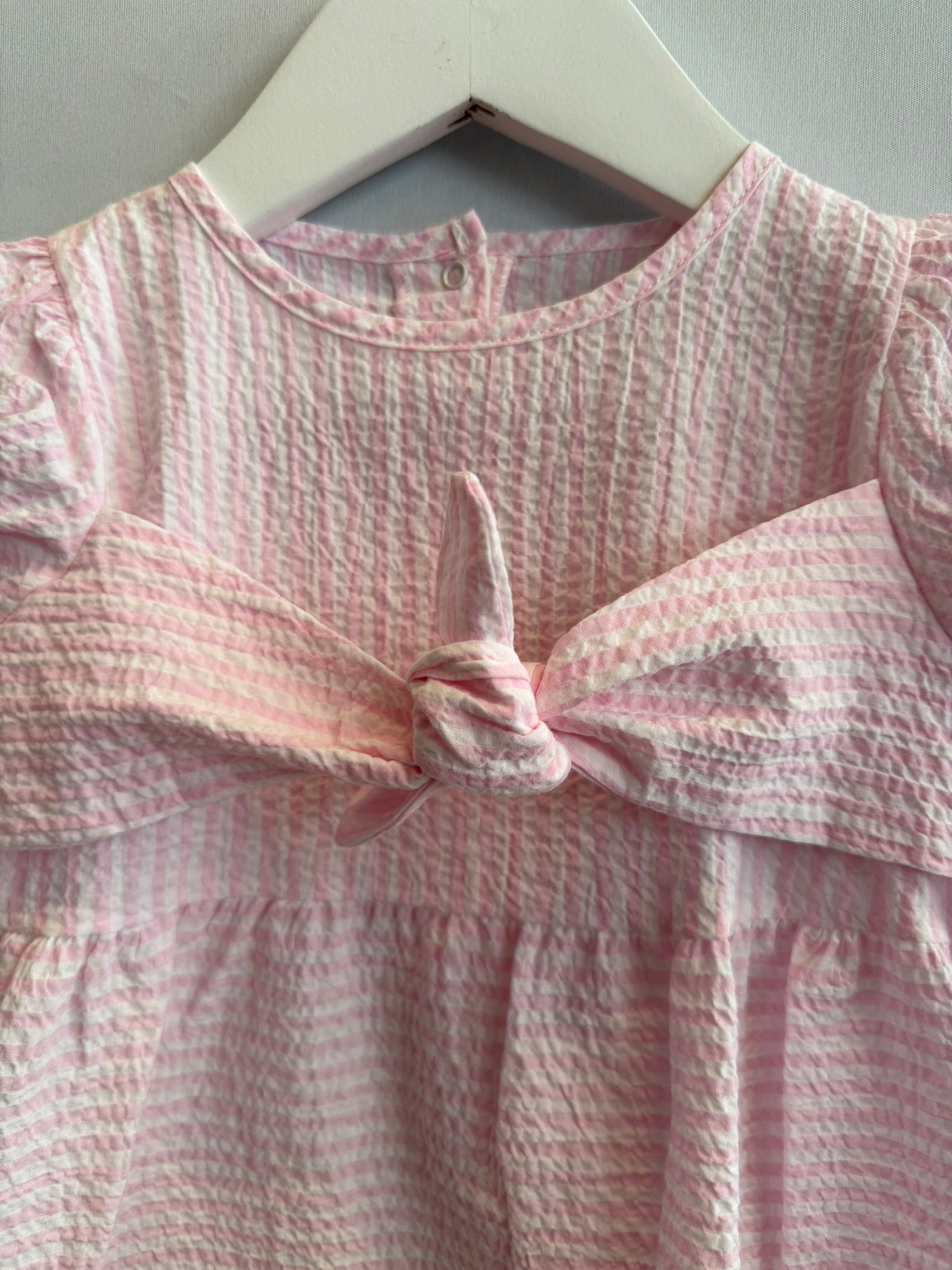 Abito Bianco e Rosa