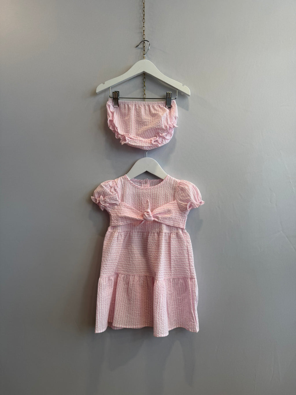 Abito Bianco e Rosa
