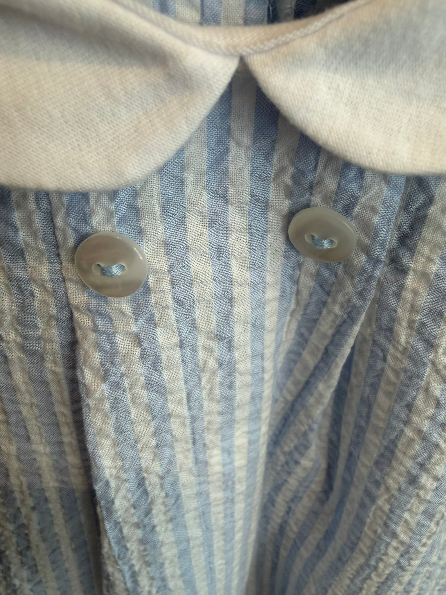 Pagliaccetto in cotone bianco e azzurro
