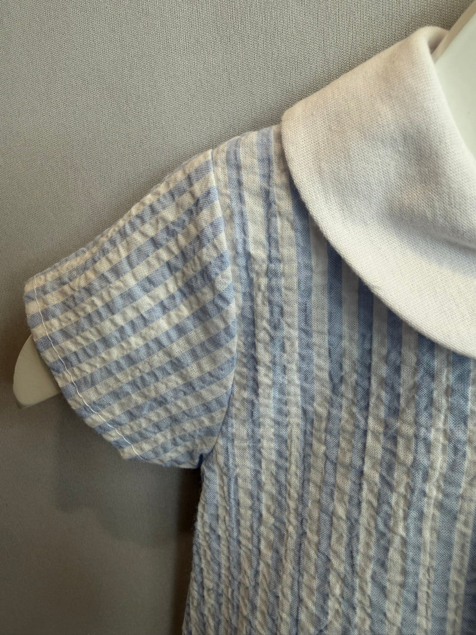 Pagliaccetto in cotone bianco e azzurro