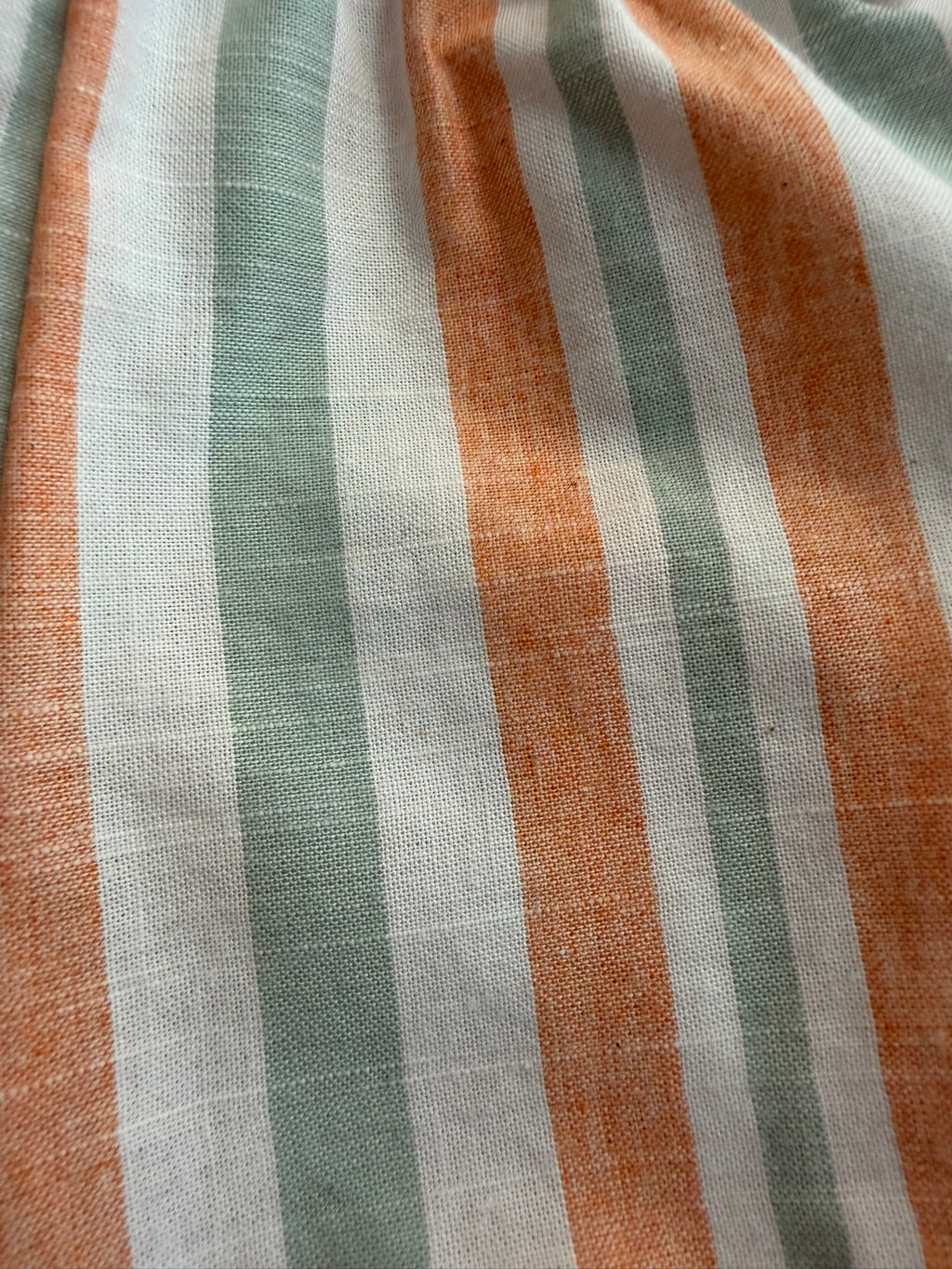 Completo arancio e verde neonato