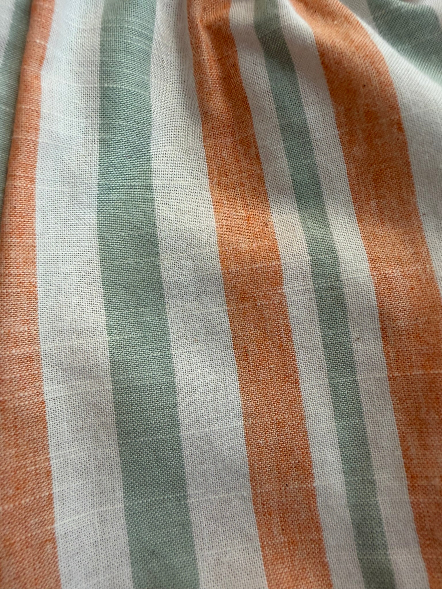 Completo arancio e verde neonato