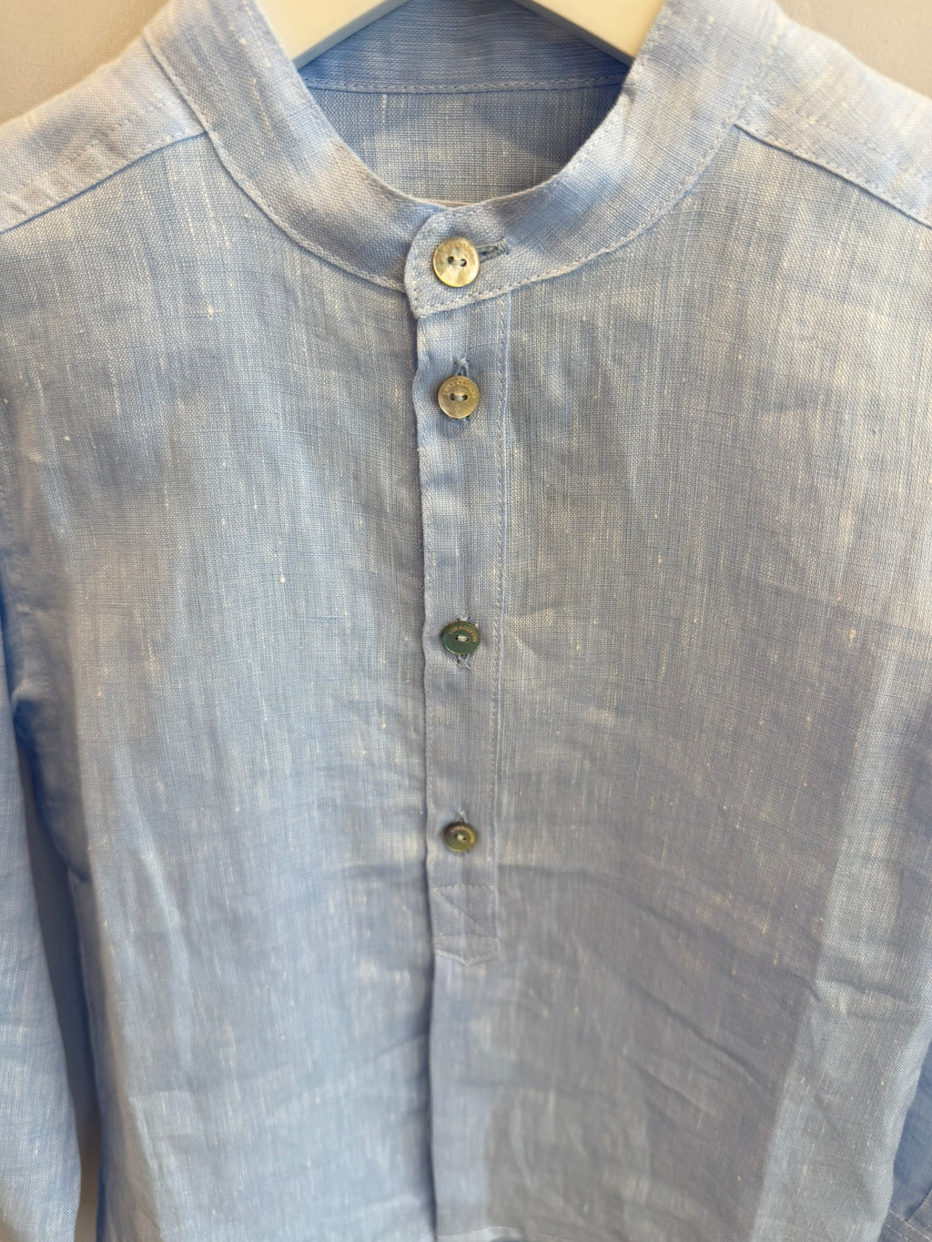 Camicia in lino azzurra collo coreano