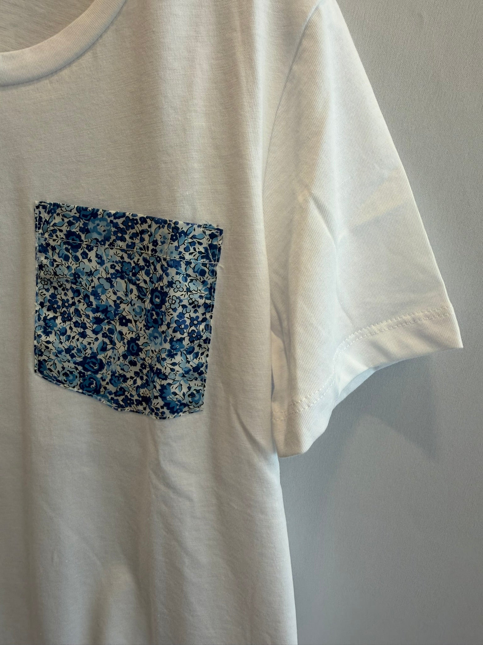 T-shirt Taschino Fiori Blu