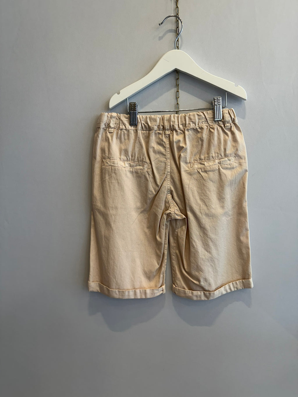 Short Beige con bottone