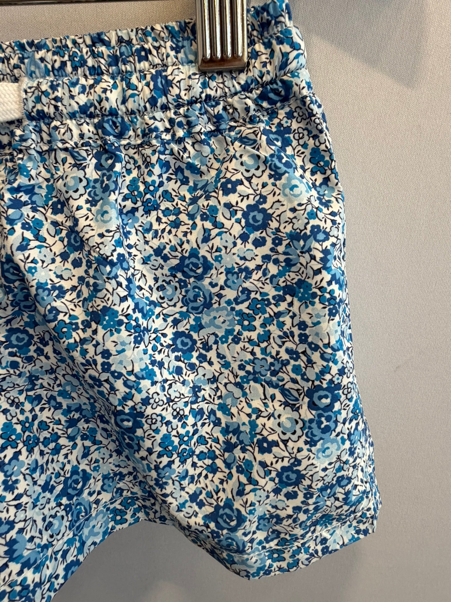 Costume in Liberty Fiorellini Blu e Azzurri