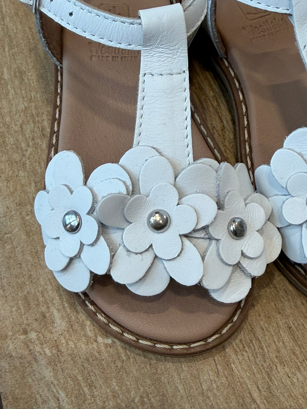 Sandali in cuoio fiori bianchi